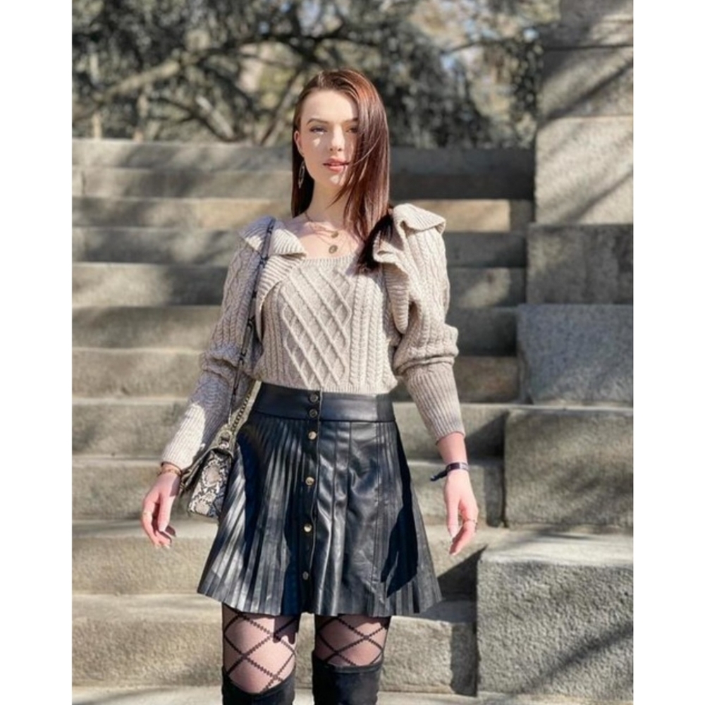 Blogger Fave! H&M Flounce Cable Knit Ruffle Sleeve Sweater - Picture 3 of 11